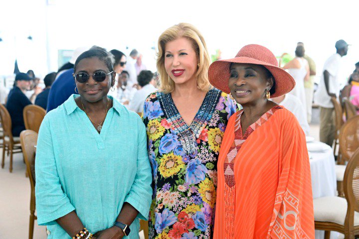 Côte d’Ivoire .Dominique Ouattara reçoit les invités du 10ᵉ Gala de Children Of Africa à Assinie