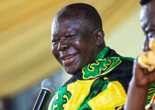 “Kwame, Don’t Mind The Talkatives, Continue To Build” — Asantehene Tells Minister Ghanaians React