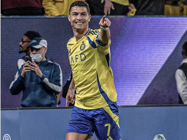 Today’s Headlines: Cristiano Ronaldo Now 15 Goals From 1000 Milestone;Osimhen Lacks Character–Kartal