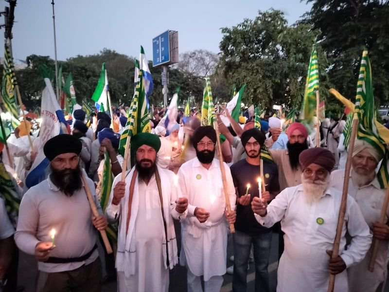 Farmers gather at Kisan Bhawan to remember Lakhimpur Kheri victims, trigger traffic jam
