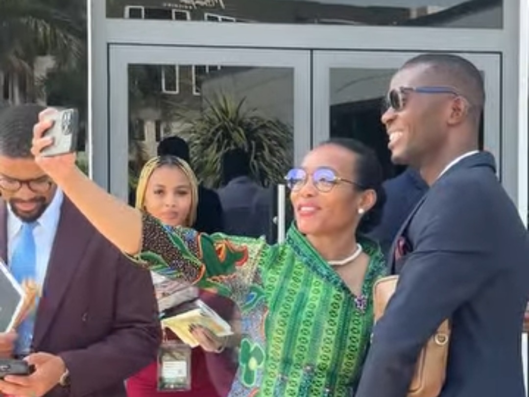 Watch Moment Zanetor Takes Selfie With Bernard Avle
