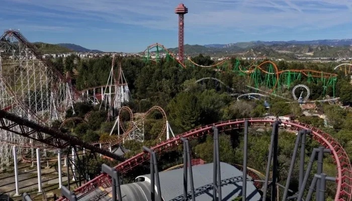Six Flags shuts Goliath roller coaster after fatal fall