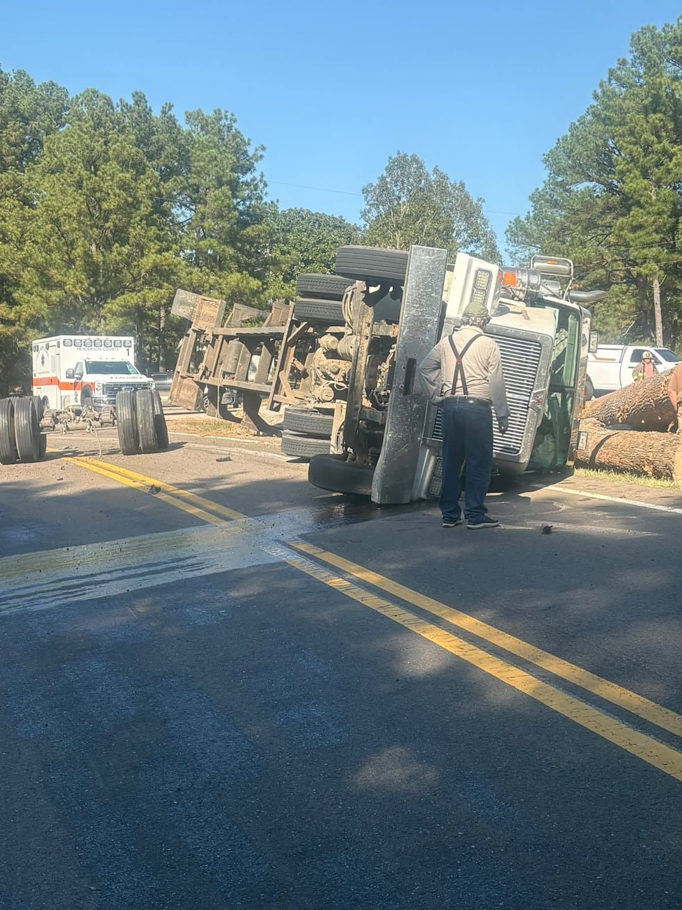 Teen killed in crash with log truck, Tennessee Highway Patrol confirms