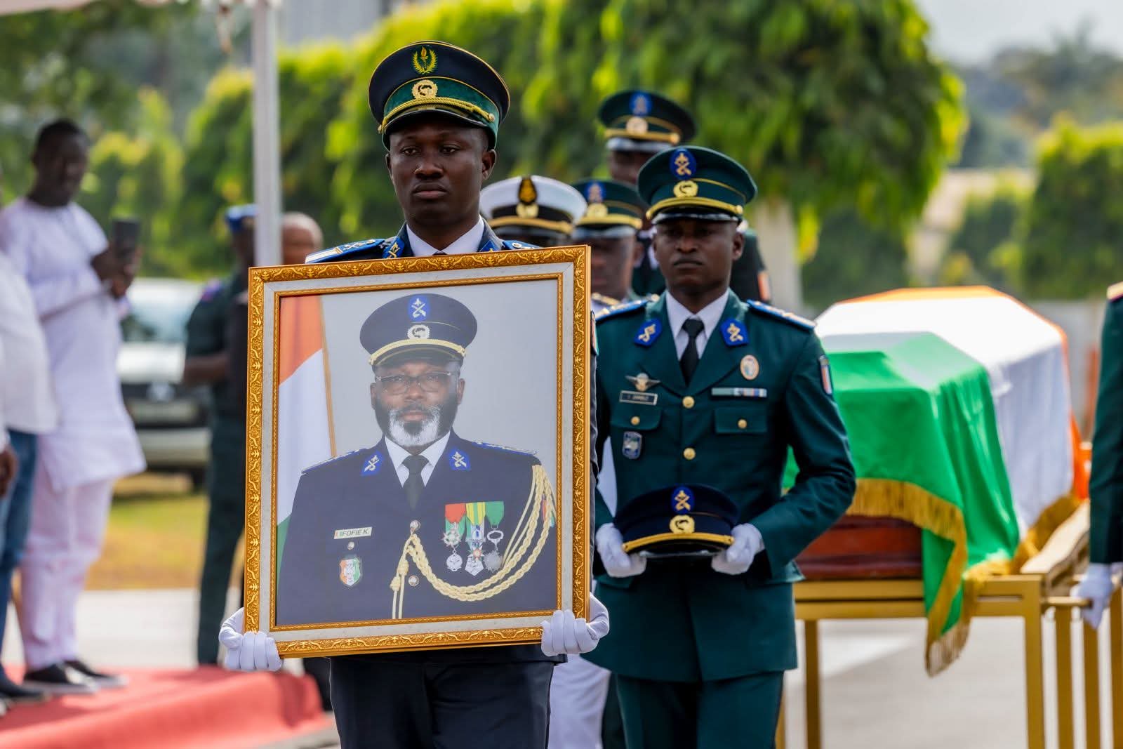 Côte d’Ivoire : « Tu as servi avec honneur », l’armée fait ses adieux au colonel-major Fofié Kouakou Martin