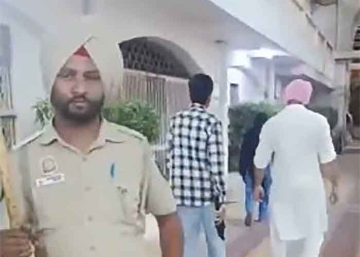 Delhi Police Call Gurdwara Bangla Sahib ‘Sacrilege’ Video Misleading, Warn of Legal Action