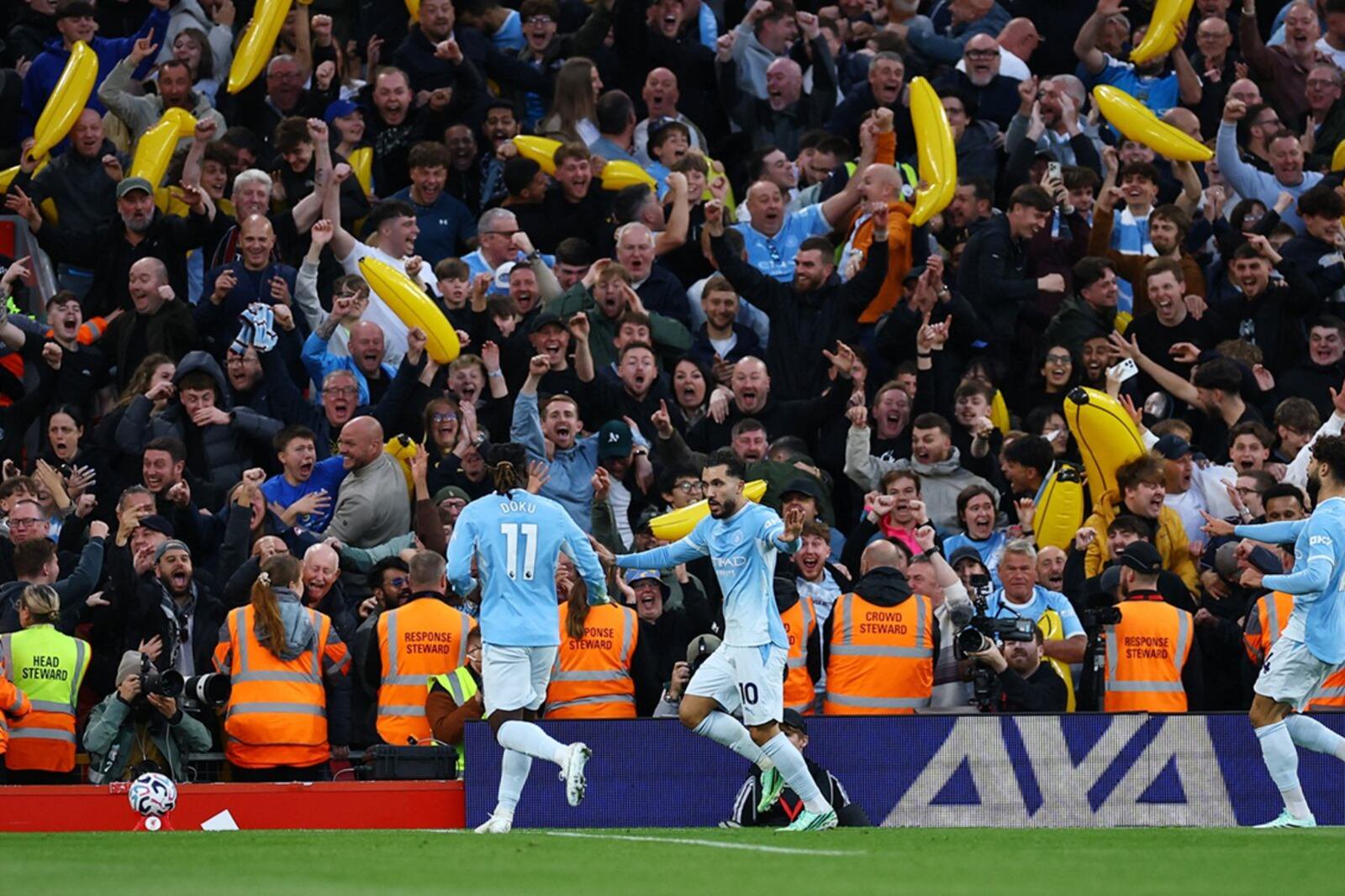 Jeremy Doku on target as Manchester City beat 10-man Liverpool 3-0