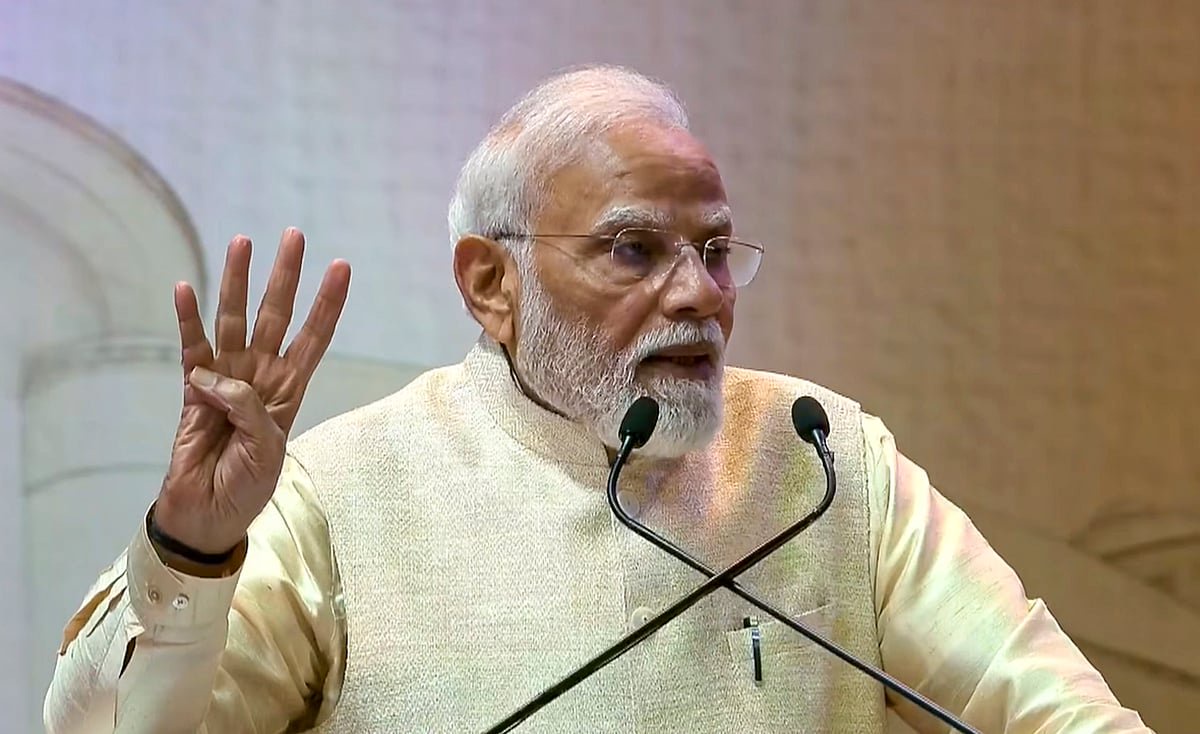 PM Modi calls for bringing youth into civil services driven by public service, not office