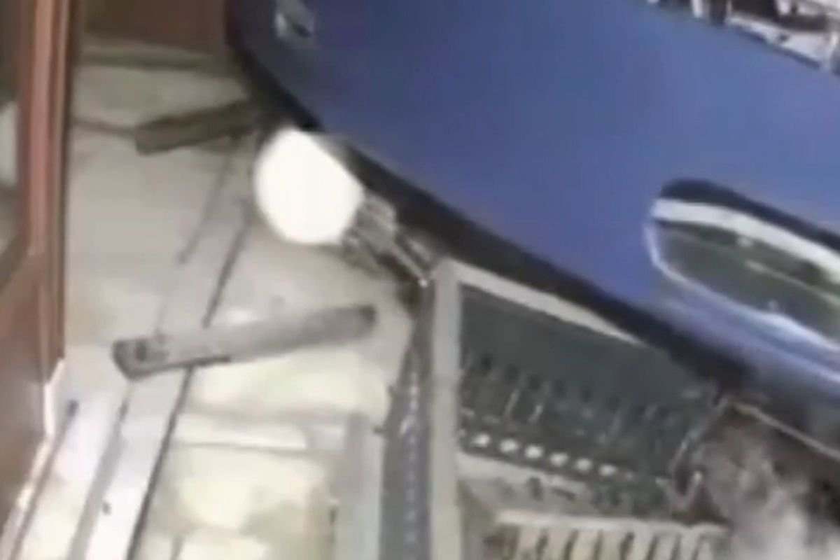 Shocking moment passenger ferry crashes into mansion after losing control