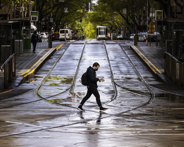 Senior Victorian public servants hid loss of up to $285m from Covid grants given to ineligible businesses