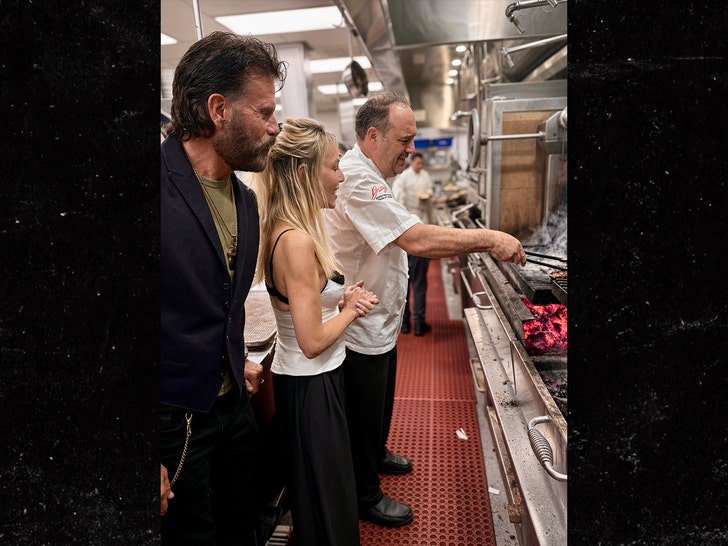 Heather Locklear, Lorenzo Lamas Enjoy Romantic Las Vegas Getaway