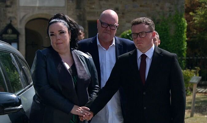 Emmerdale stars left ‘crying’ as Vinny Dingle actor breaks silence after exit