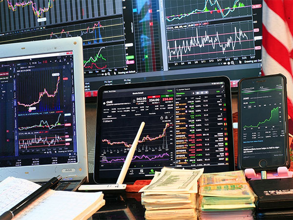 Indian markets end September on a weak note amid global headwinds