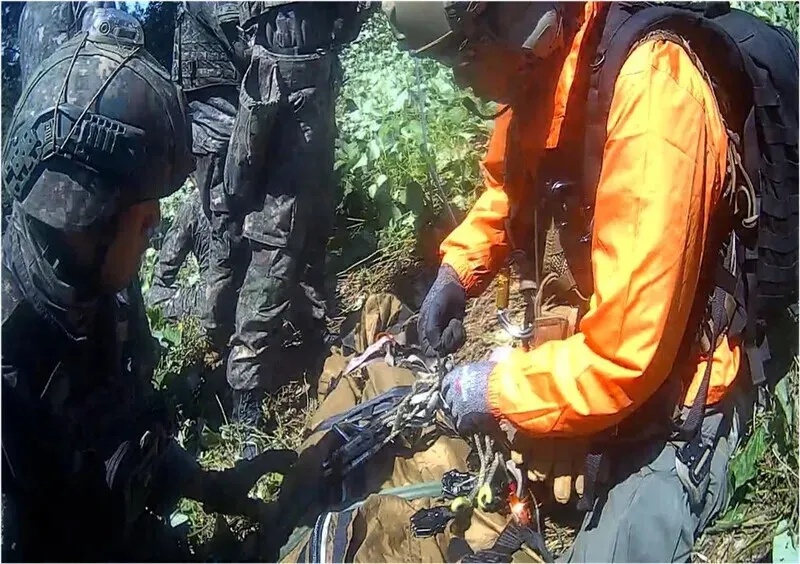 2 explosions in DMZ lead to tense escape by South Korean troops