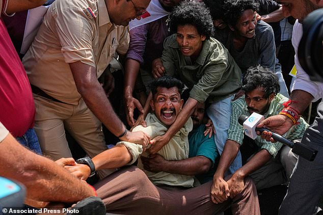 India´s young return to streets as anger against election chief and Modi grows