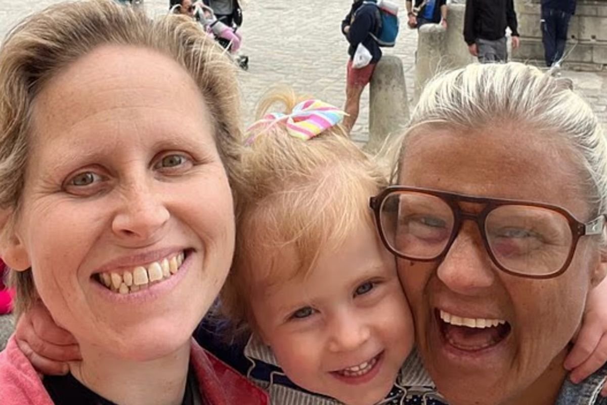 Cancer blogger, 41, dies after sharing heartbreaking final video to 52,000 followers