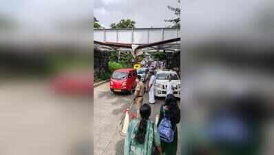 Crossbar of railway viaduct in Thevara damaged, removed
