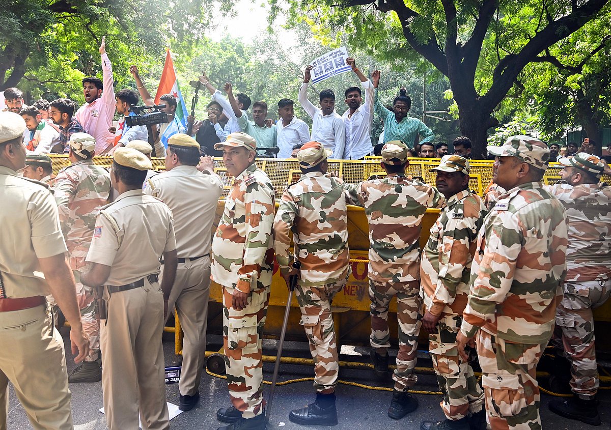CISF jawan stabbed during protest in New Delhi