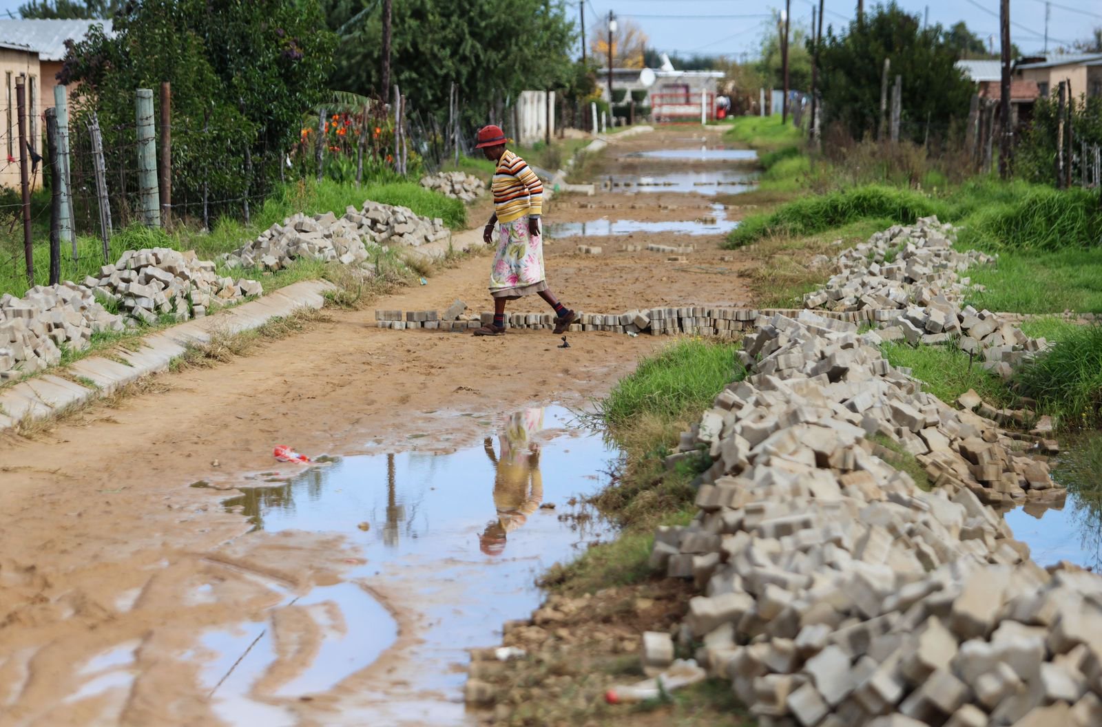 ‘We are moving backwards’ — Lekwa-Teemane’s collapse bleeds into residents’ daily lives