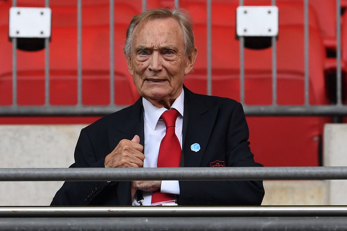 Arsenal pay emotional tribute as club legend Ken Friar dies aged 92