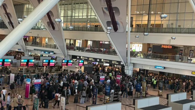 CT International Airport passengers face snaking queues amid ongoing taxi violence