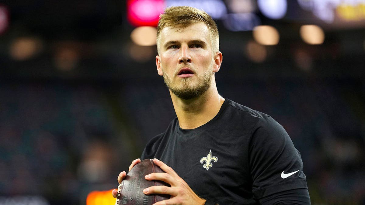 Fans roast ESPN’s ‘Shough Flow’ caption ahead of Saints-Falcons on Monday Night Football