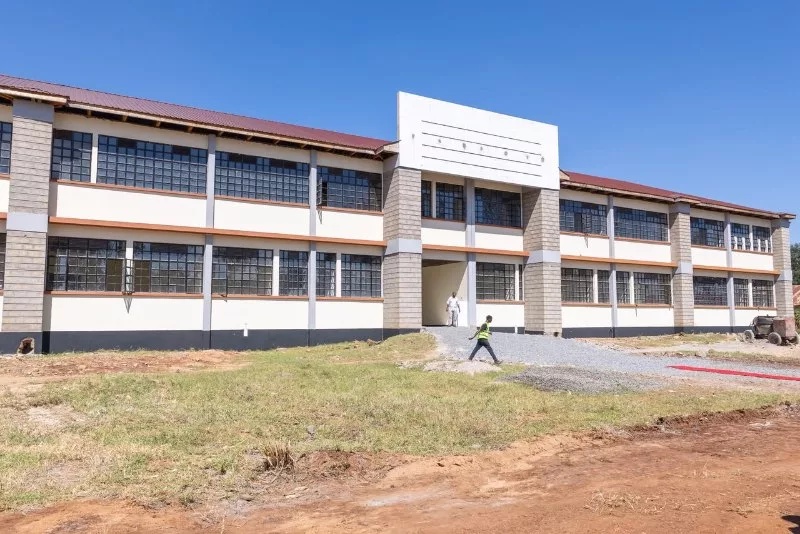 Ruto inspects Endebess Hospital Mother and Child Complex