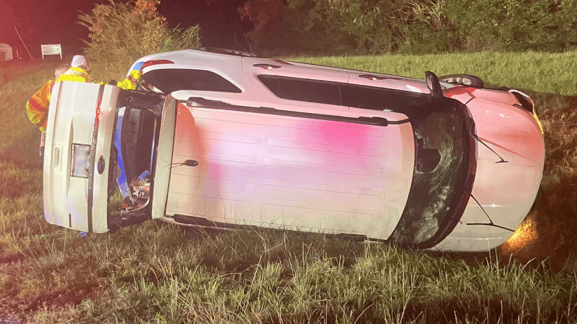 Driver suffers minor injuries after rollover crash in Greene County