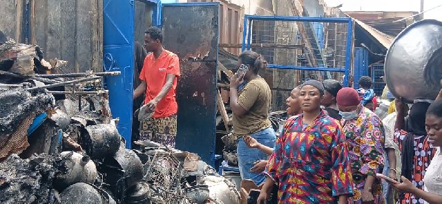 Fire engulfs central market in Kumasi; leaves traders stranded
