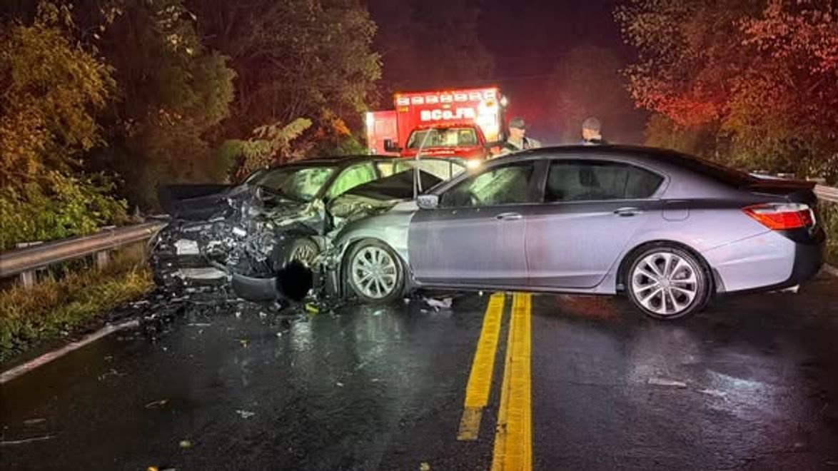 3 injured in overnight head-on crash in Forest