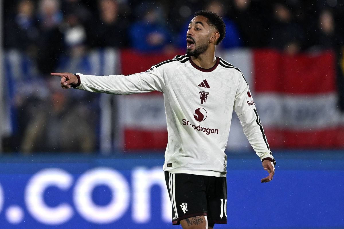 Man Utd in-fighting erupts as Matheus Cunha and Michael Carrick row off camera