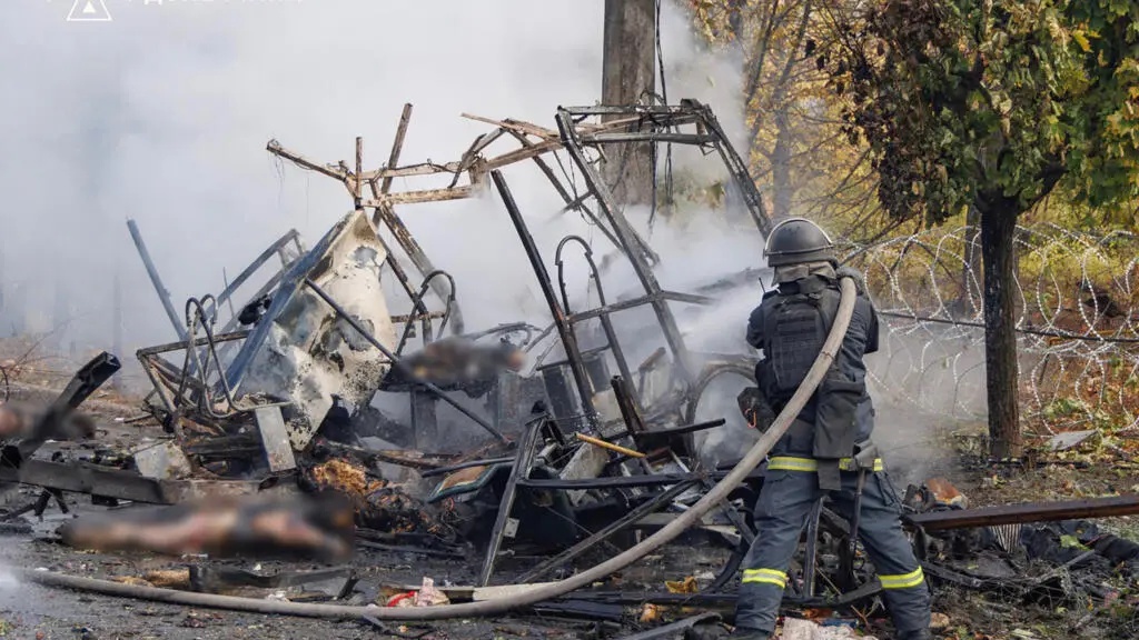 Russian strike on buses kills 30 in frontline Ukrainian city
