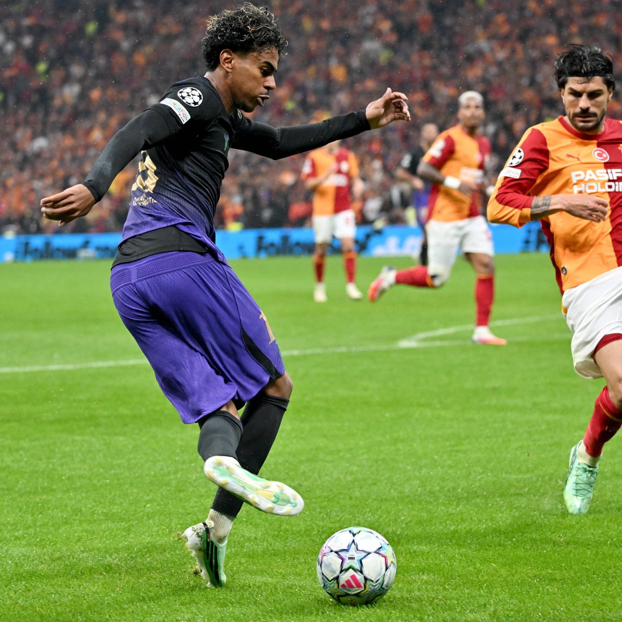 Lamine Yamal Explains His Unusual Assist to Gordon Against Galatasaray