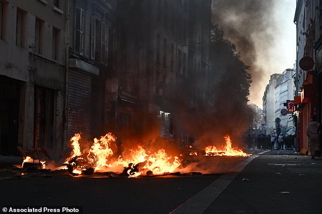 PSG-Barcelona match in Champions League to go ahead amid shock over France´s violent unrest