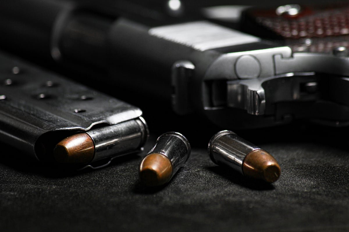 77-Year-Old Florida Woman Shoots Attacker Outside Veterinary Hospital