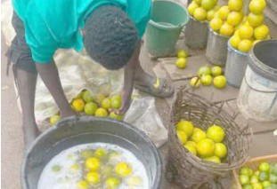 Health hazzard: Fruit vendors use laundry detergents to sparkle produce for profit