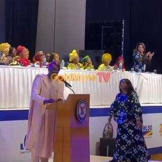 VIDEO: Lagos State Gov. Sanwo-Olu Surprises Wife With Flowers, Shares Kiss at Women’s Conference
