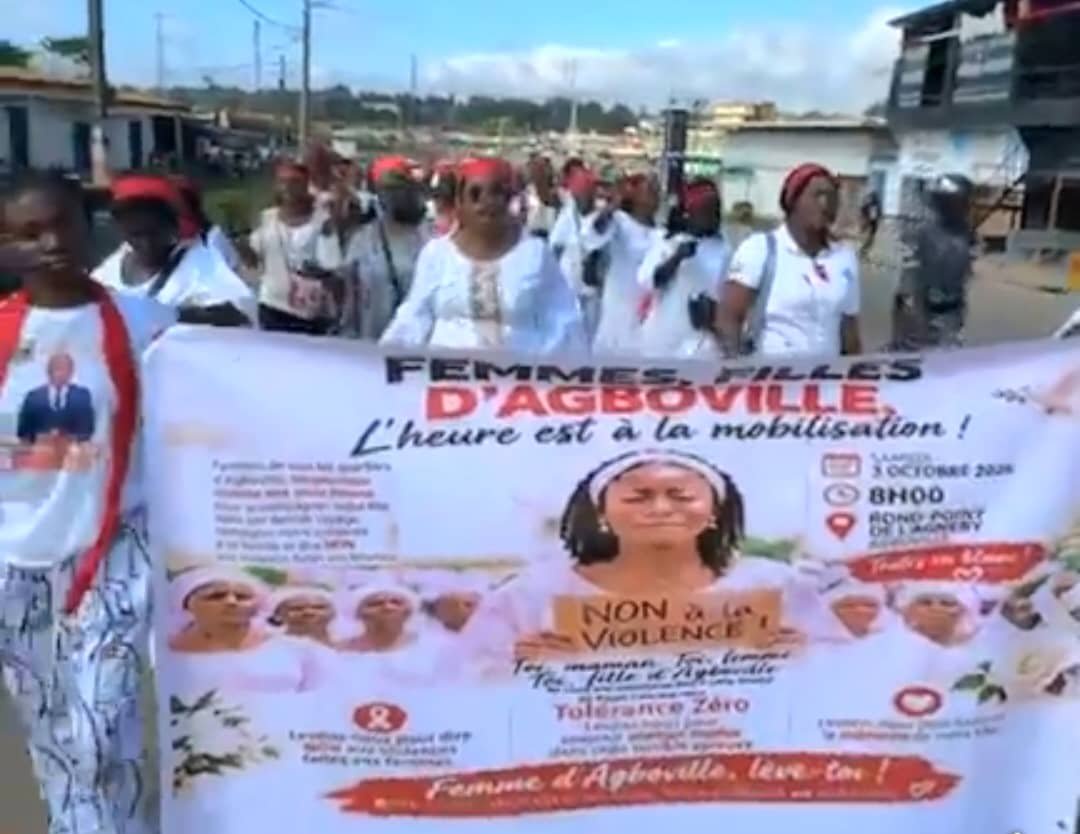 Drame d’Agboville : Les femmes en marche blanche pour Abou Anne Grâce crient « Plus jamais ça ! »