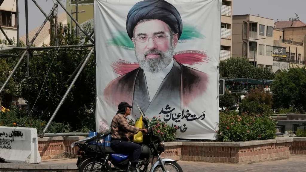 Mojtaba Khamenei ‘pulled from the rubble’ after Tehran hospital was bombed, cleric claims