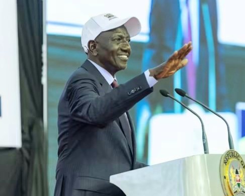 Nairobi: Drama As Teachers Heckle Ruto During World Teachers’ Day Celebrations at Kasarani