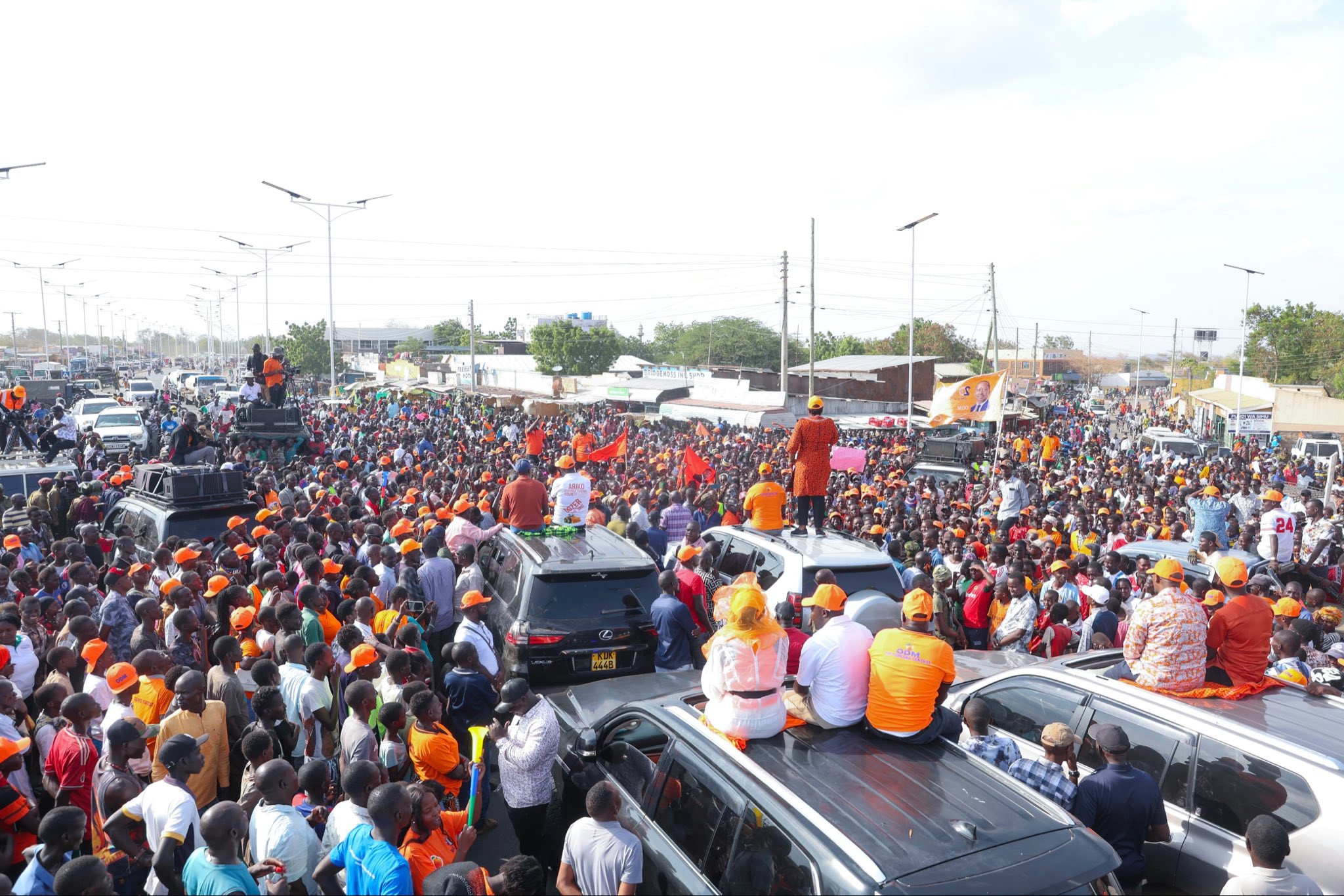 “”Keep Quiet or Get Slapped” Arati Silences Kakuma Crowd Over Ant-Ruto Slogans During ODM Rally