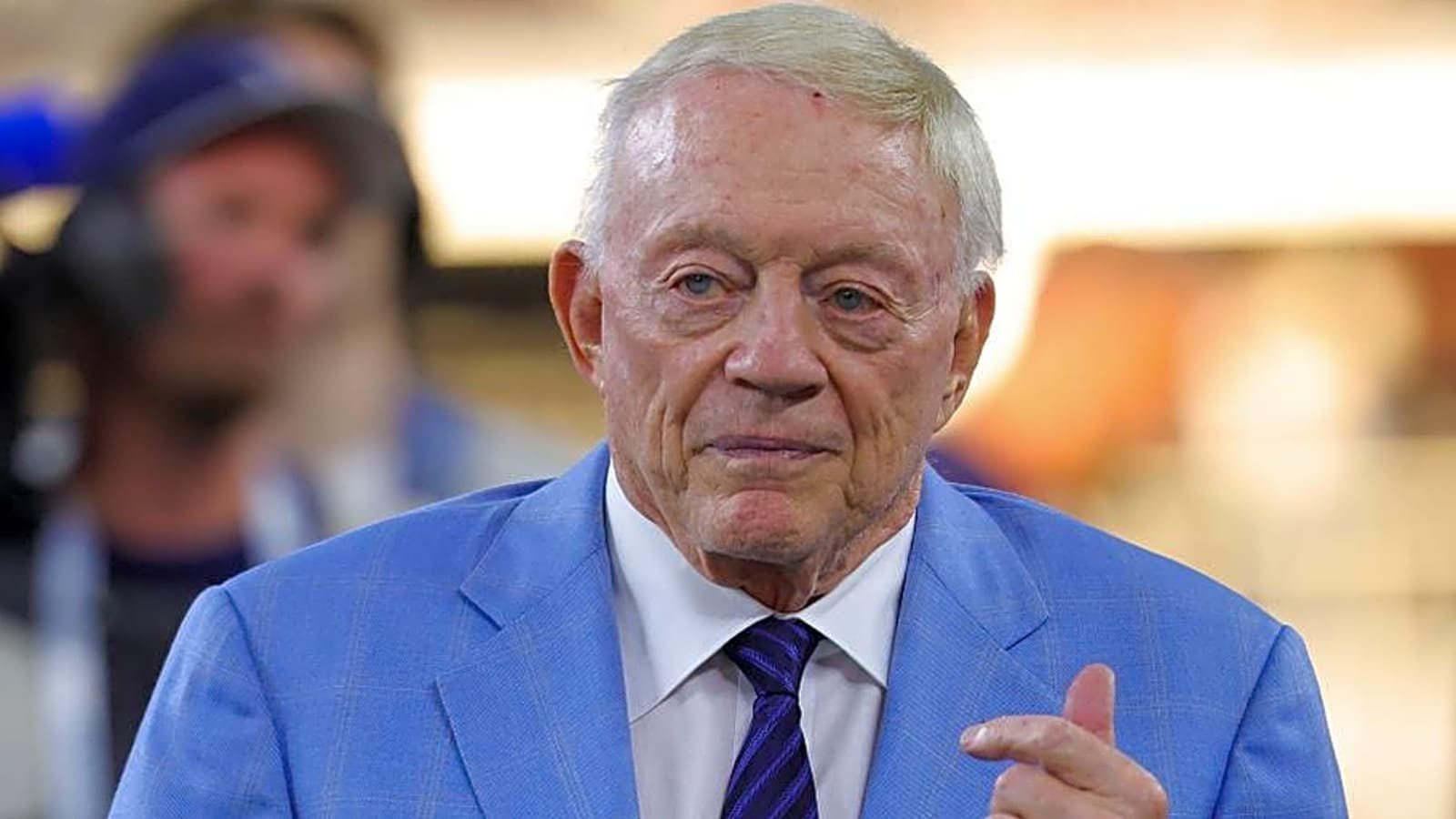 Cowboys, Buccaneers Considered Possible Trade Partners Ahead of NFL Deadline