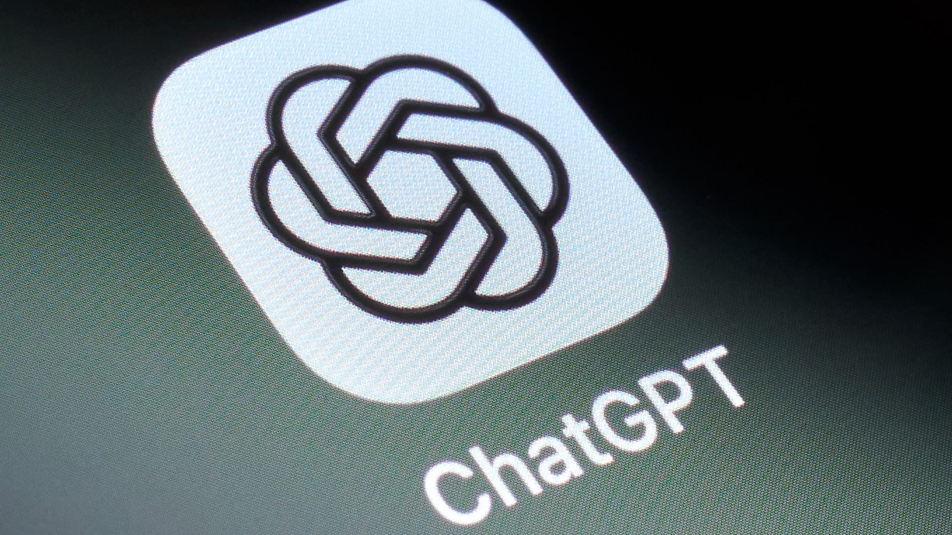 ChatGPT Gets ‘Locked Chats’ to Protect Sensitive Conversations
