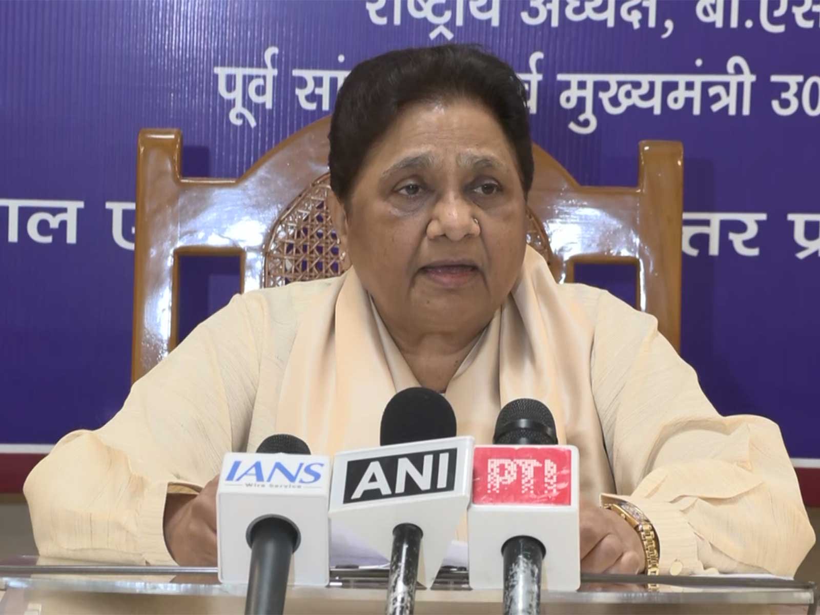 Mayawati holds review meeting with Uttarakhand BSP leaders, discusses SIR