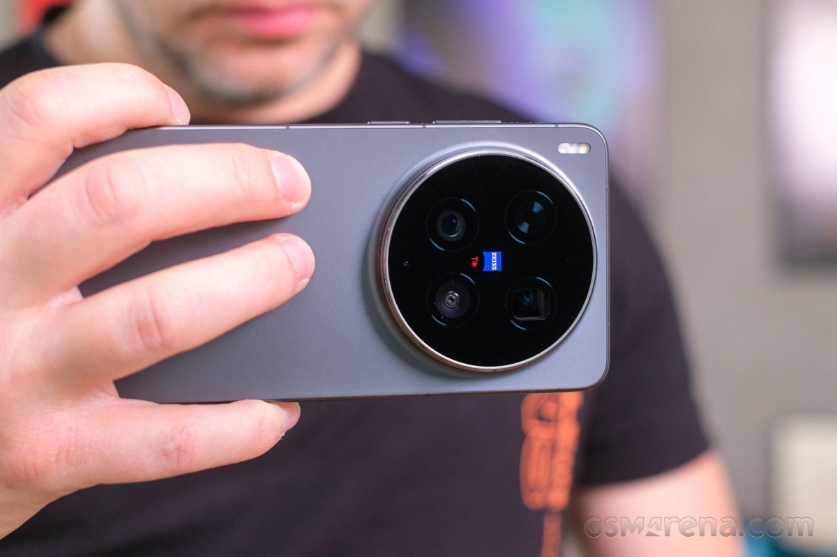 vivo X500 Ultra said to use a larger telephoto sensor over its predecessor