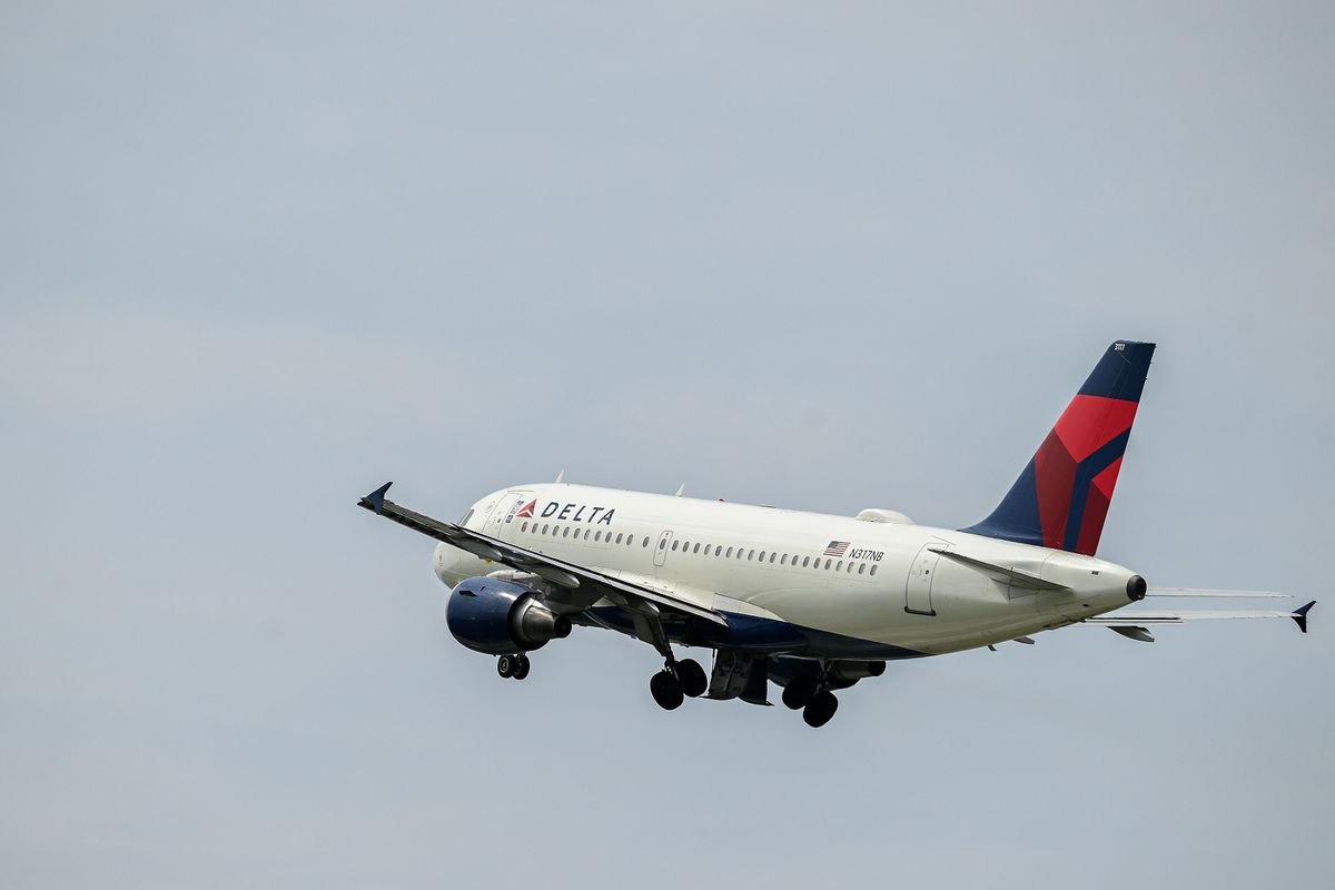 Bomb threat on Delta flight from New York to Tel Aviv prompts huge emergency response