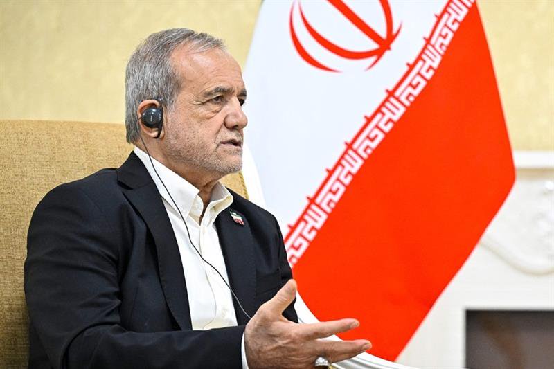 Talks with Iran can only succeed without threats, president says