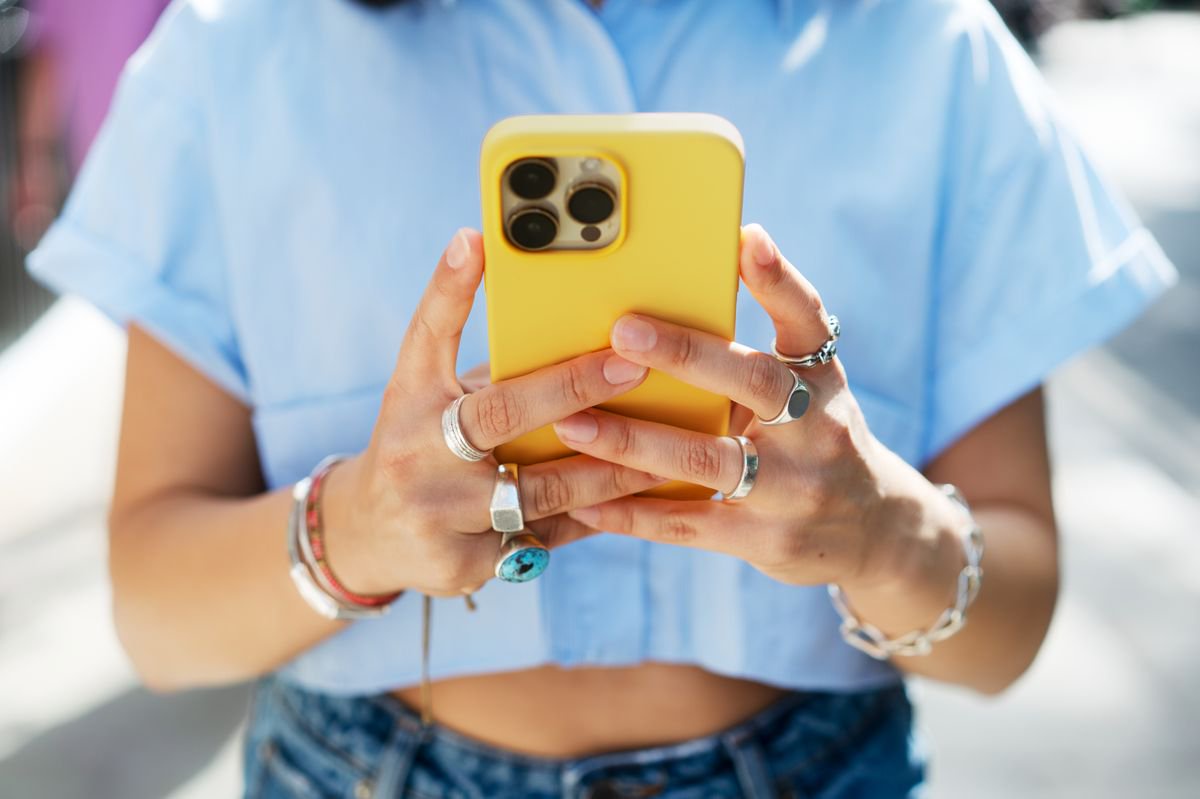 Security expert shares one-minute phone check everyone should do before leaving the house