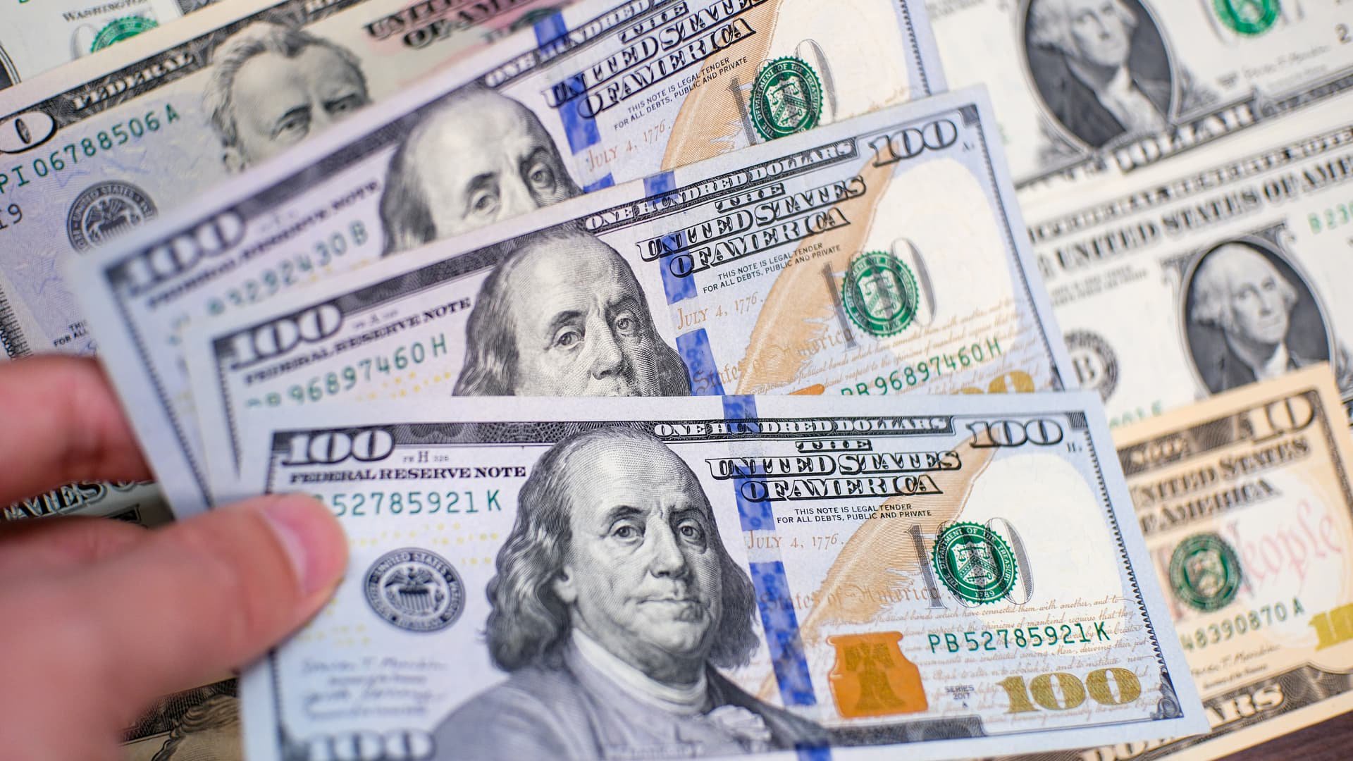 Dollar languishes as focus turns to CPI, Fed speakers