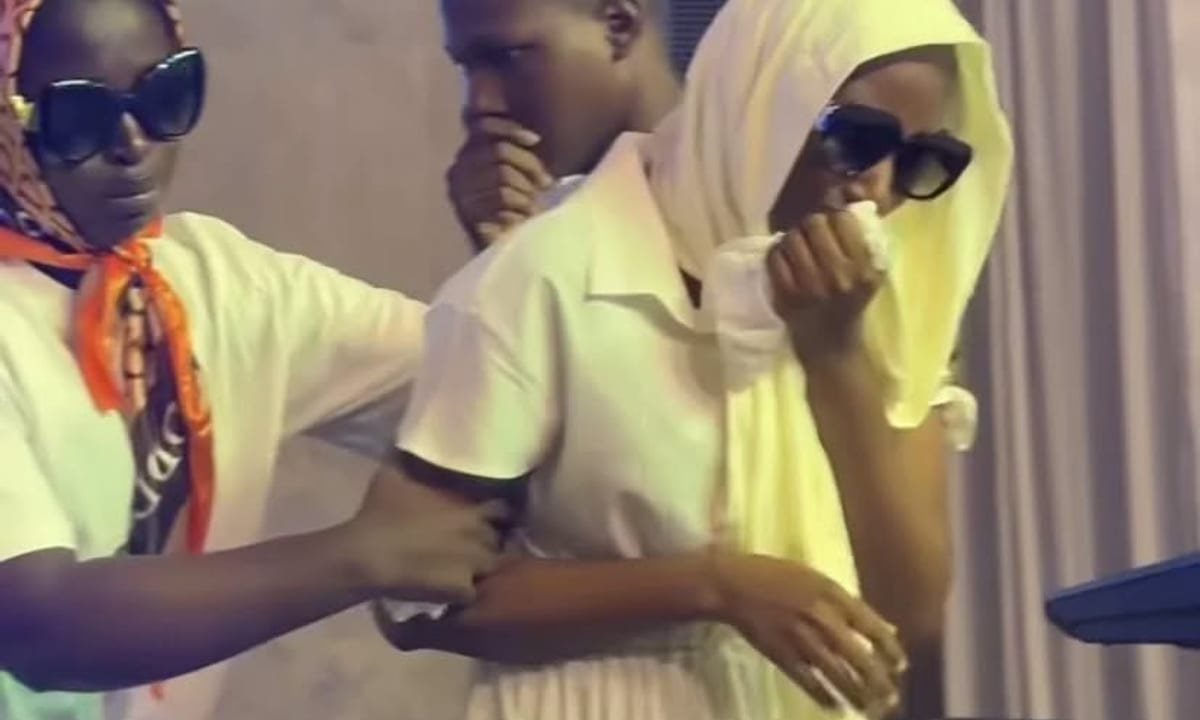‘Don’t forget your children’ – Toluwanisings’ widow breaks down in tears [VIDEO]