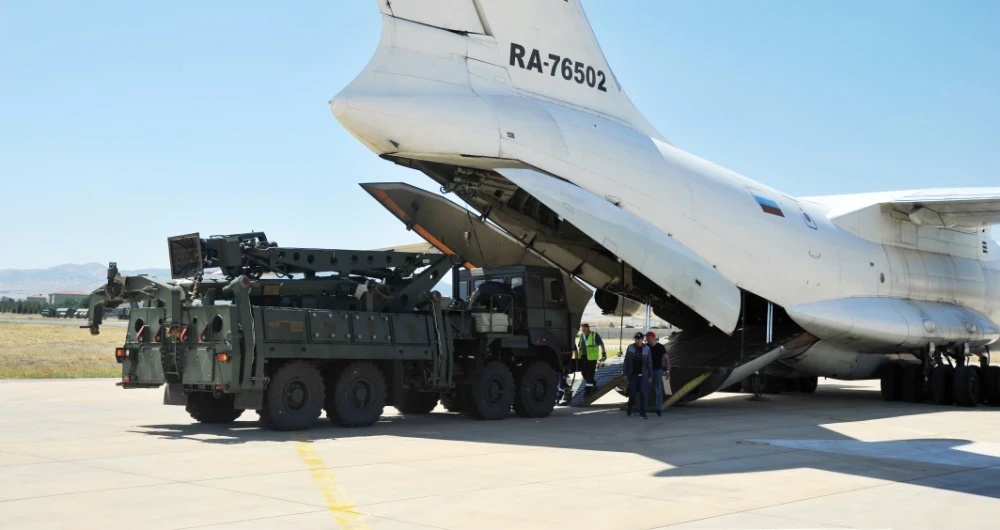 Kremlin says in talks on moving Russian missile systems from Turkiye